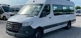 Find the Cheapest Minibus Hire in Edinburgh